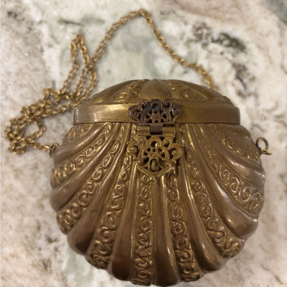 Vintage Gold Shell-Shaped Women’s Crossbody Bag